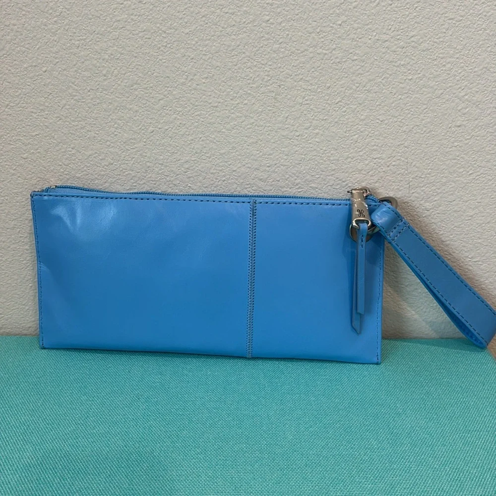 HOBO Vida Wristlet Tranquil Blue